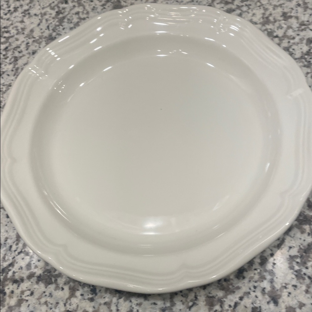 NEW Mikasa French Countryside F9000 Serving Platter / Bowl. Size 11” x 1 3/4”